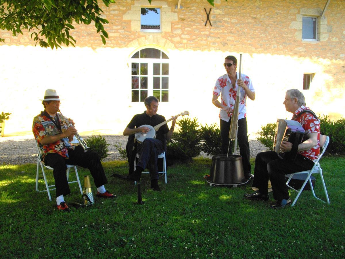 Eyrans-de Soudiac Hotel La Tour Perrier מראה חיצוני תמונה